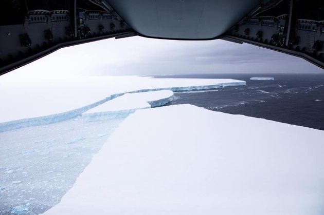 A68a: Το μεγαλύτερο παγόβουνο του κόσμου καταγράφηκε από κάμερα - Η εικόνα του