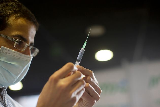 Πώς το Ισραήλ πέτυχε το ταχύτερο πρόγραμμα εμβολιασμού στον