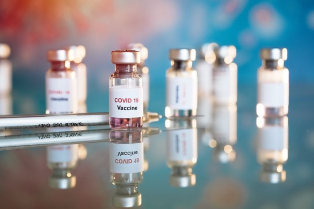 ΗΠΑ: Φαρμακοποιός κατέστρεψε εκατοντάδες εμβόλια κορονοϊού επειδή νόμιζε ότι αλλάζουν το