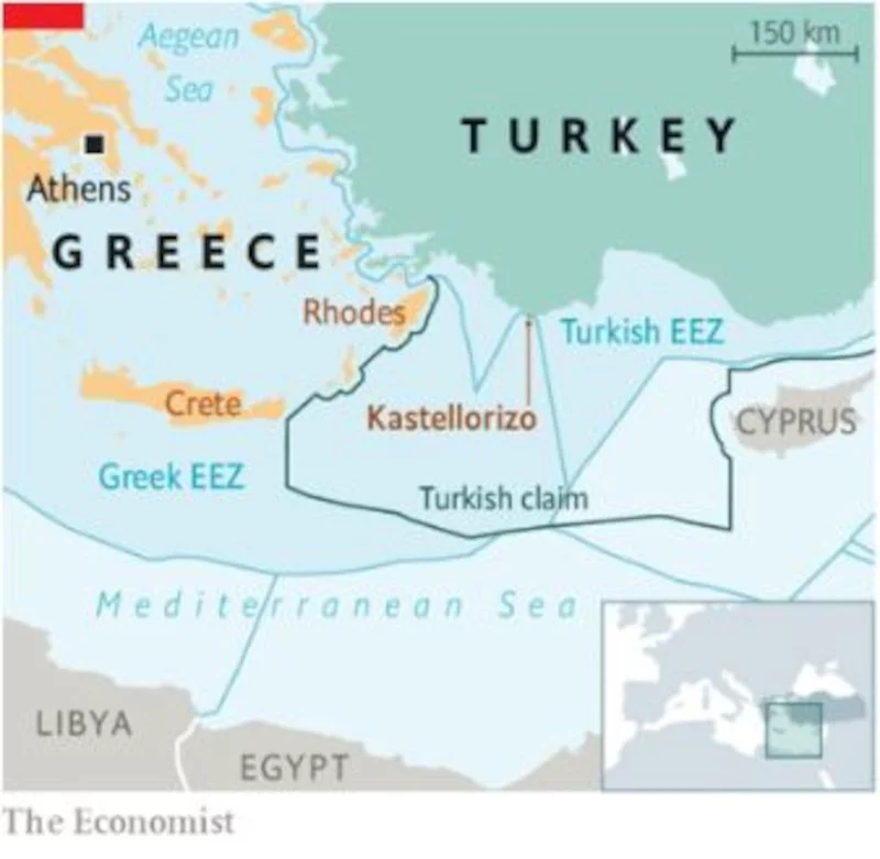 Ο χάρτης στο άρθρο του Economist παρουσιάζει ως αντικρουόμενους ισχυρισμούς τις παράνομες βλέψεις της Τουρκίας προς τη διεθνή νομιμότητα 