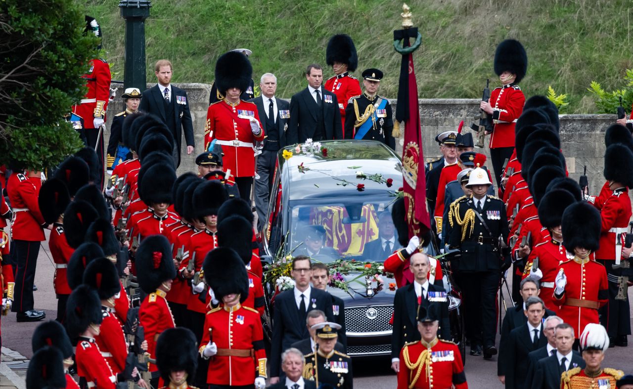 H σορός της Βασίλισσας Ελισάβετ Β' του Η.Β φτάνει στο παλάτι του Γουίνδσορ (18 Δεκεμβρίου 2022)