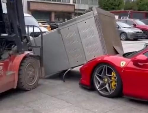 Ferrari F8 Tributo vs Pizza oven 2